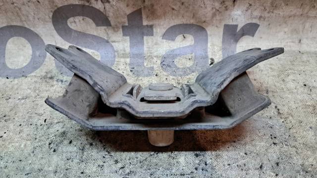 Подушка КПП 1237150210 TOYOTA