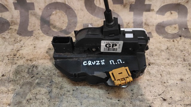 Замок передней пассажирской двери 13579523 OPEL