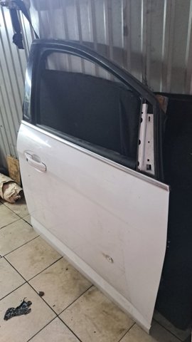 FORD 1879660 Дверь передняя правая в наличии Ирпень