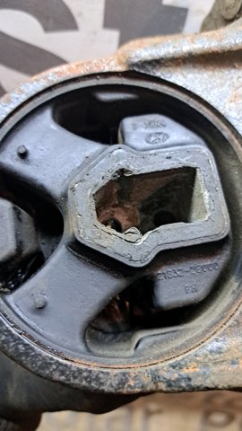 218302B400 HYUNDAI Левая подушка двигателя купить в Полтава