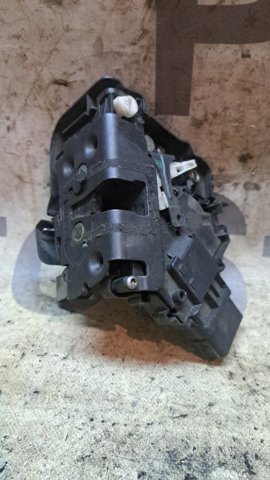 Замок двери задней левой Ford Focus 2