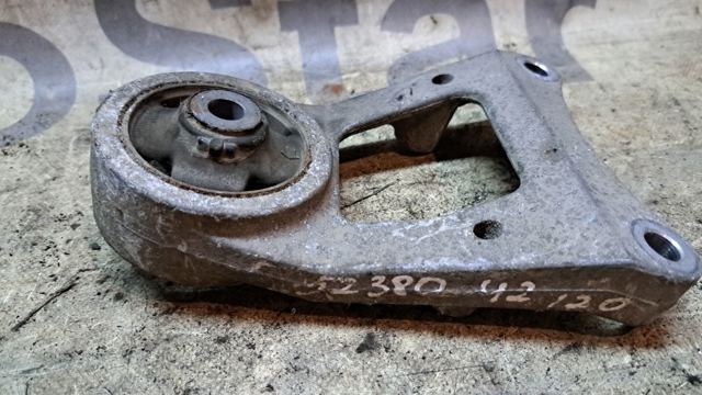 TOYOTA 5238042120 Кронштейн (траверса) заднего редуктора левая в наличии Одесса