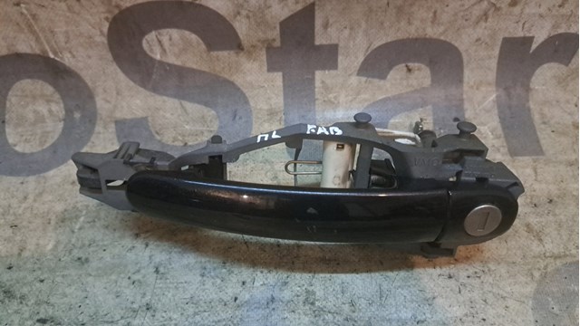 VAG 5J0837885B Держатель наружной ручки двери передней левой в наличии Украина