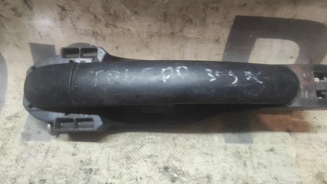 Держатель наружной ручки двери, задней левой 5P0839885A VAG