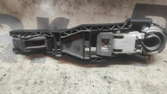 5P0839885A VAG Держатель наружной ручки двери задней левой купить в Одесса