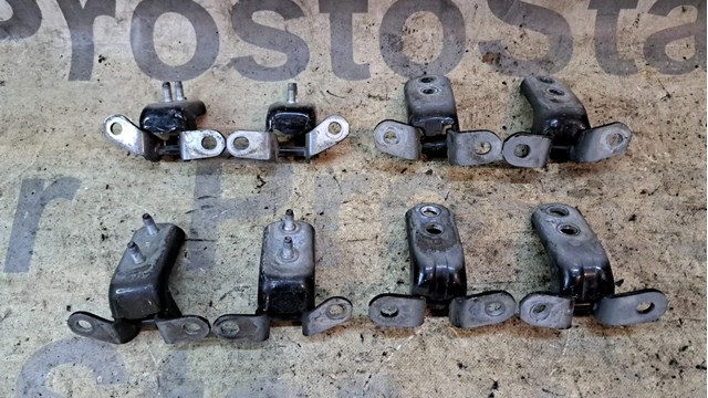 6871030160 TOYOTA Петля двери передней правой купить в Николаев