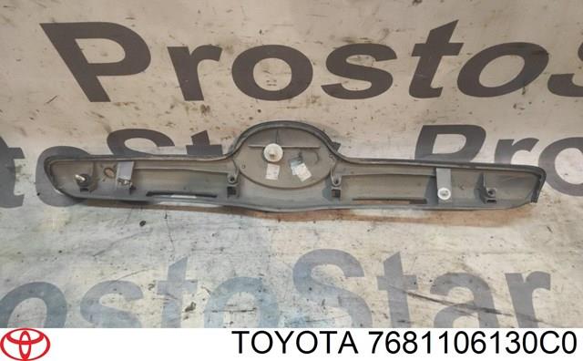 TOYOTA 7681106130C0 Накладка крышки багажника в наличии Николаев