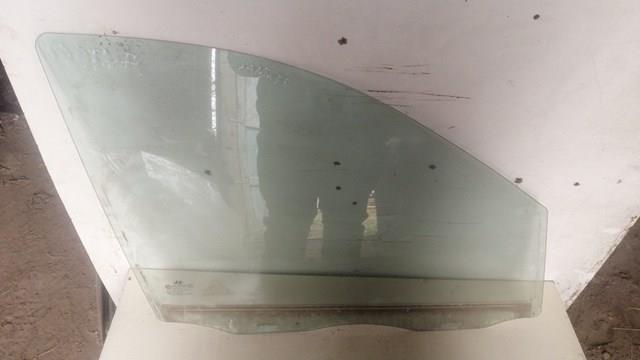 824212B000 Стекло двери передней правой купить Ужгород