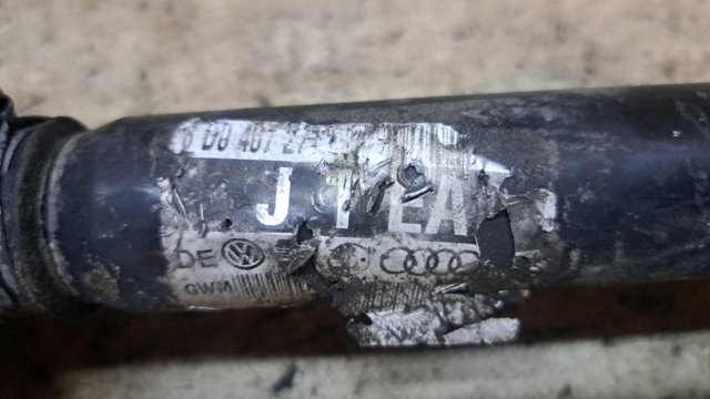 8D0407271EA Левая полуось купить Винница
