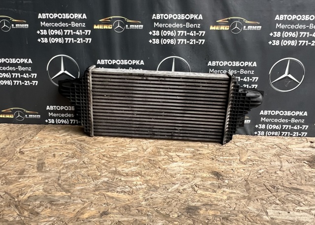 Охладитель наддувочного воздуха A1645001900 MERCEDES