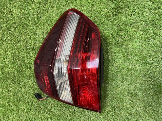 Задний правый стоп A1648203864 MERCEDES