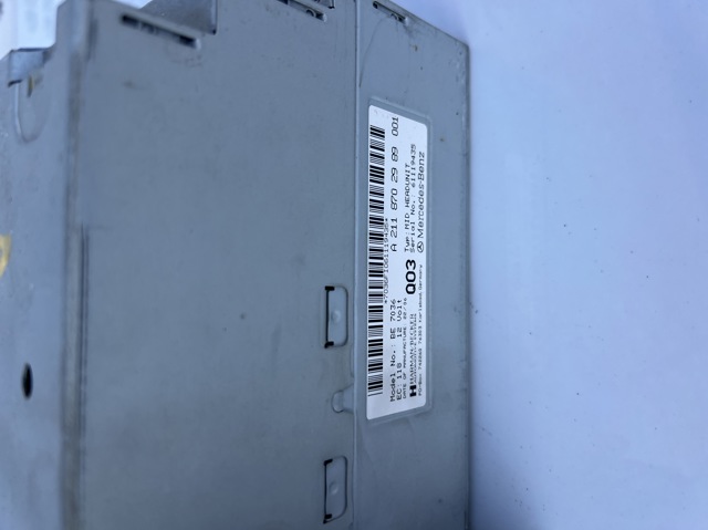 Магнитола (радио AM/FM) A2118702989 MERCEDES