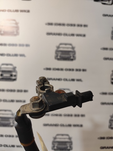 Левый рычаг передней нижней подвески 56029713AC CHRYSLER