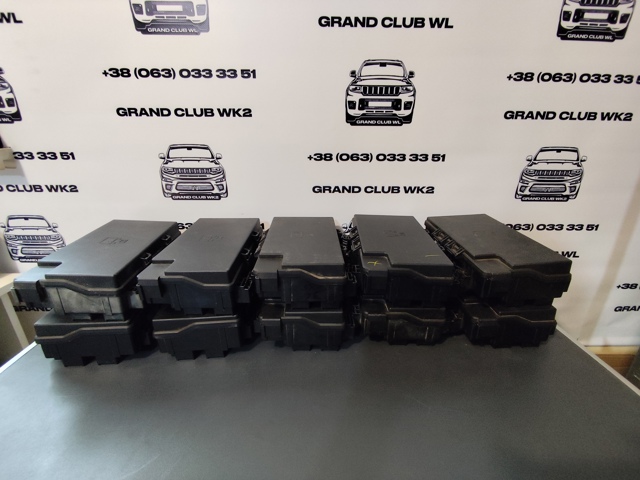 Блок предохранителей и реле 68242800AC CHRYSLER