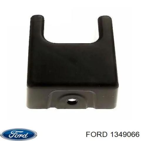 Кронштейн бампера заднего, центральный 1349066 FORD