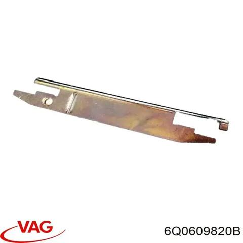6Q0609820B VAG Скоба-растяжка тормозного барабана правая купить в Кривой Рог