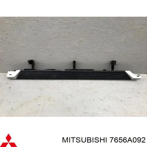 7656A092 MITSUBISHI Подножка правая купить в Украина