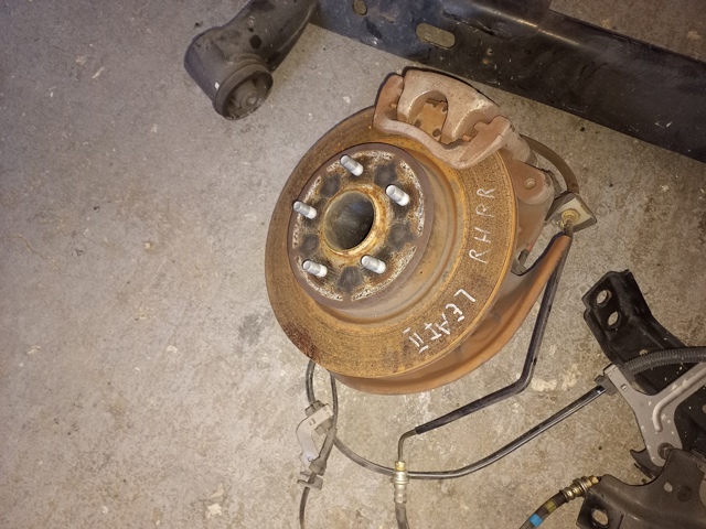 Ступица заднего колеса 432025SK0A NISSAN