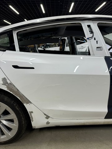 Tesla Model 1081440E0C Дверь задняя правая в наличии Черкассы