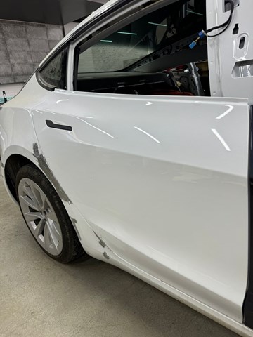 1081440E0C Tesla Model Дверь задняя правая купить в Ровно