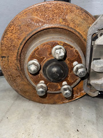 FR3Z1104A FORD Ступица передняя купить в Павлоград