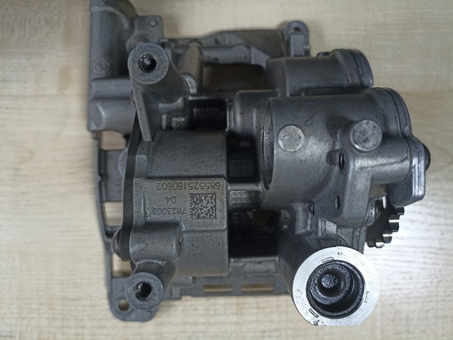 7823009 BMW Насос масляный купить в Украина