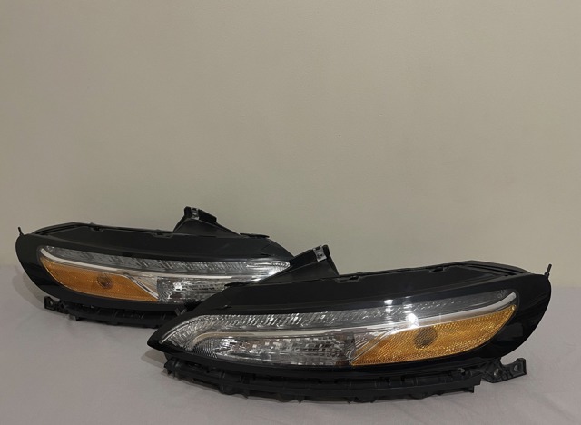 Фара правая 68102848AG CHRYSLER