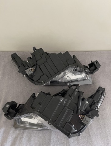 MAZDA KSD651030 Фара правая в наличии Запорожье