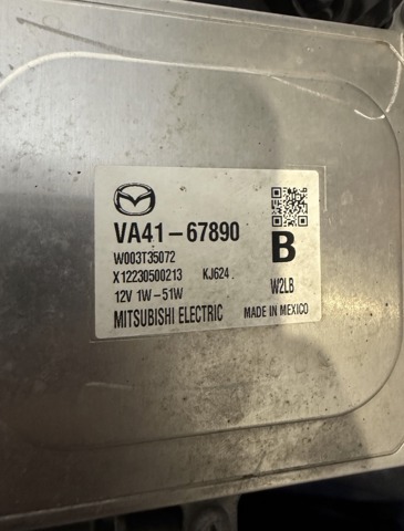 MAZDA VA4051040 Левая фара в наличии Чернигов