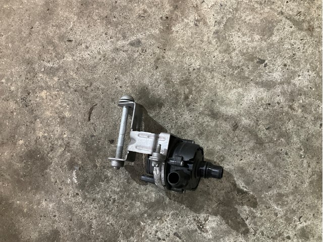 A0005000900 MERCEDES Дополнительная помпа купить в Ирпень
