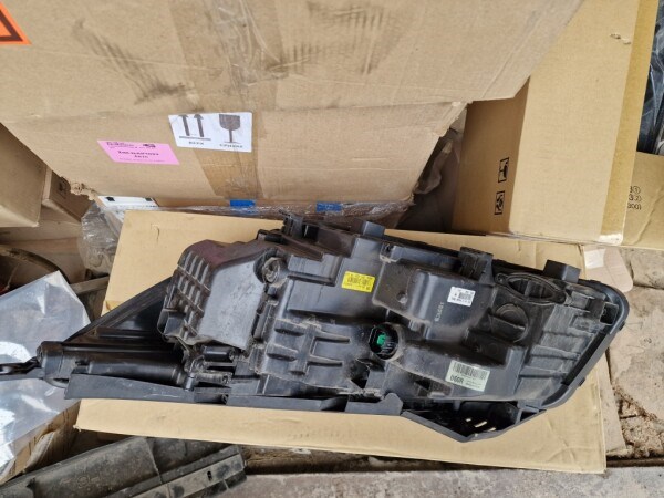 92102C5600 Правая фара купить Черновцы