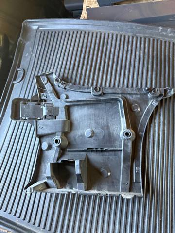 Кронштейн бампера заднего, левый 51127387299 BMW
