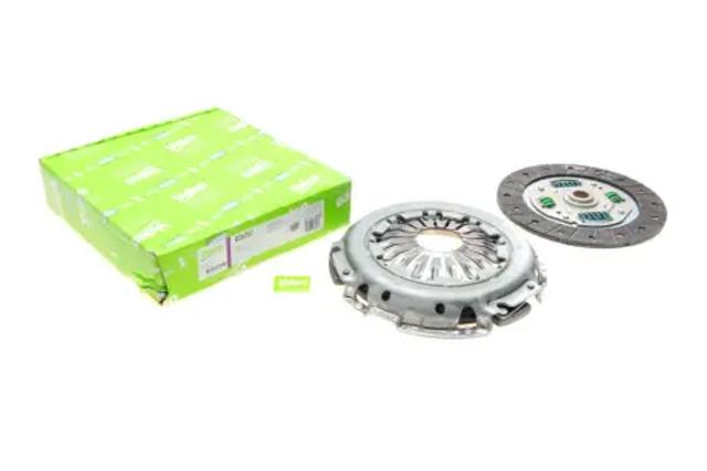 Комплект сцепления (диск, корзина, подшипник) 826207 VALEO
