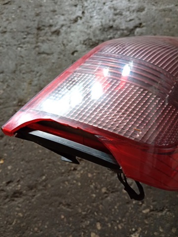Задний правый стоп 26550EQ025 NISSAN