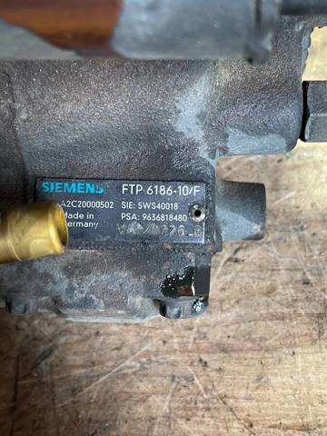 Насос топливный высокого давления 9636818480 PEUGEOT