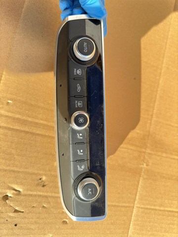 Механизм управления кондиционером 8V0820043C VAG