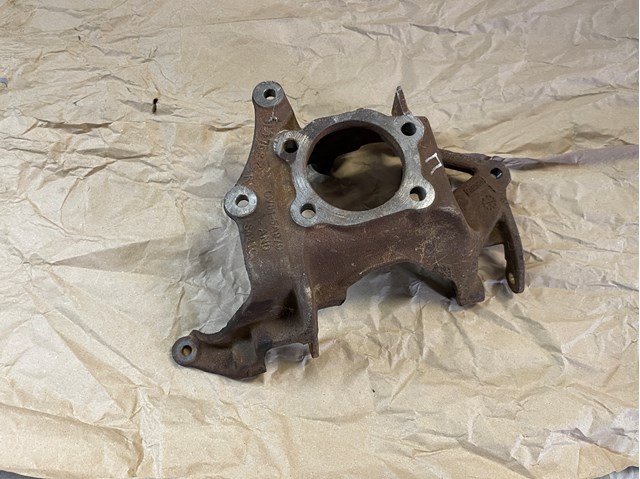 CV615A970 FORD Цапфа (поворотный кулак) задний правый купить в Винница