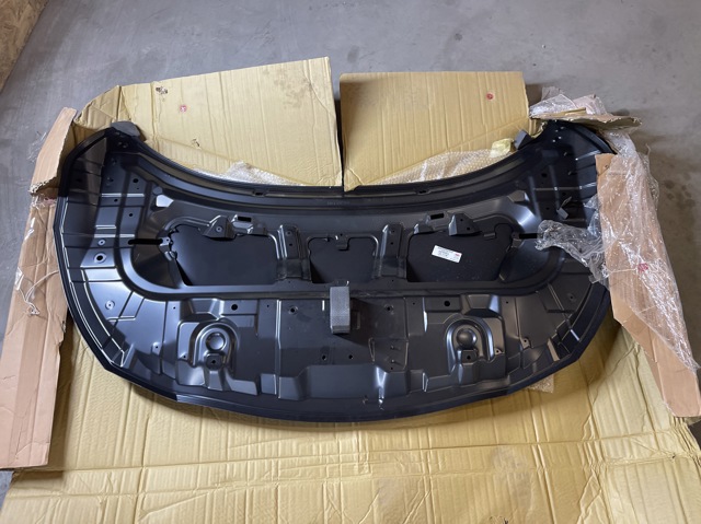 Капот двигателя F51005EFMA NISSAN