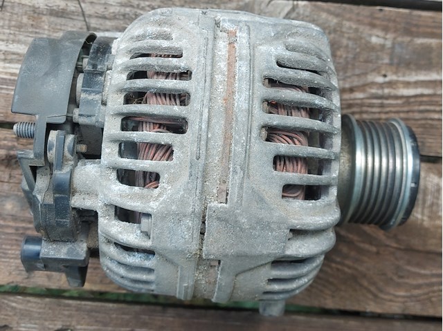 Автомобильный генератор 028903028E VAG