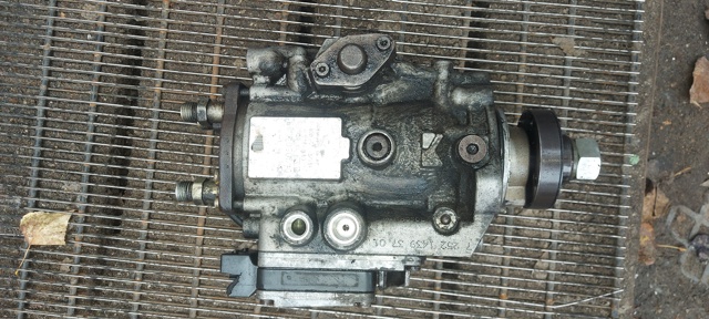 Насос топливный высокого давления (ТНВД) Опель Синтра