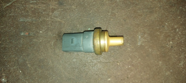 Датчик температуры жидкости 06A919501A VAG