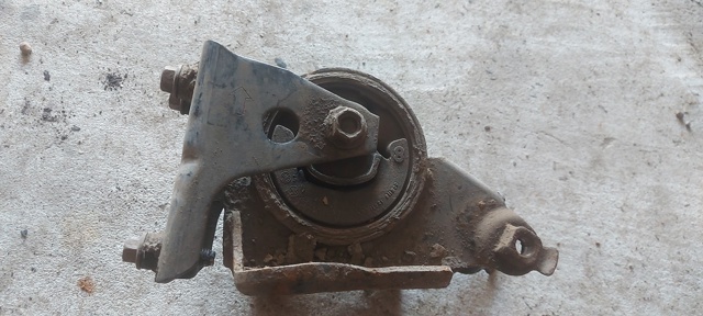 Подушка двигателя 113208H800 NISSAN