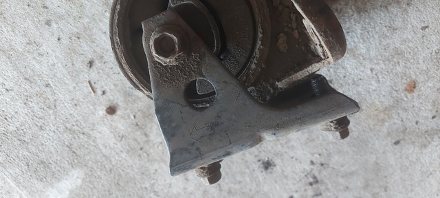 Кронштейн подушки (опоры) двигателя, задней 113328H300 NISSAN