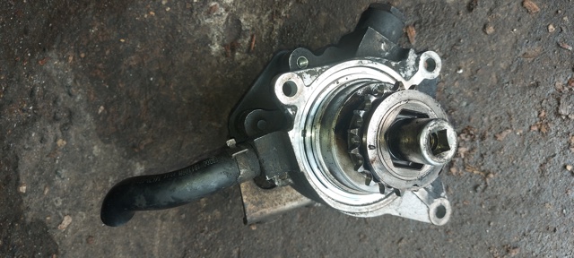 Насос вакуумный Nissan Navara NP300 3