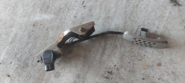 Педали газа 18002EQ310 NISSAN