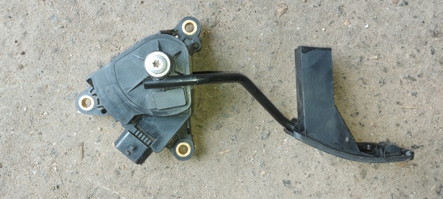 Педали газа 18002JG40A NISSAN