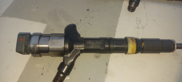 Форсунка дизельная в сборе 2367030010 TOYOTA