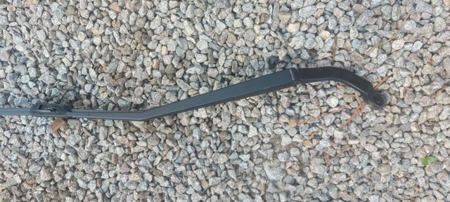 Поводок стеклоочистителя 2888195F0A NISSAN