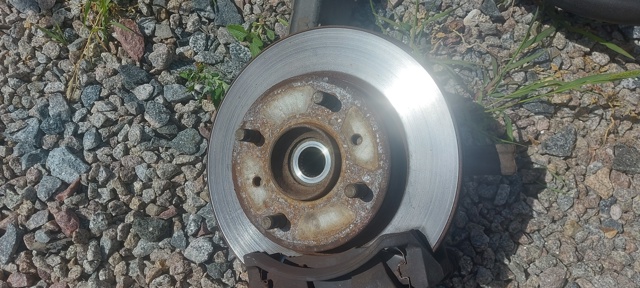 Тормоз дисковый передний 4020695F0B NISSAN