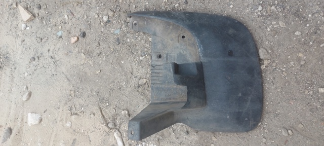 Брызговик передний, правый 5370B204 MITSUBISHI
